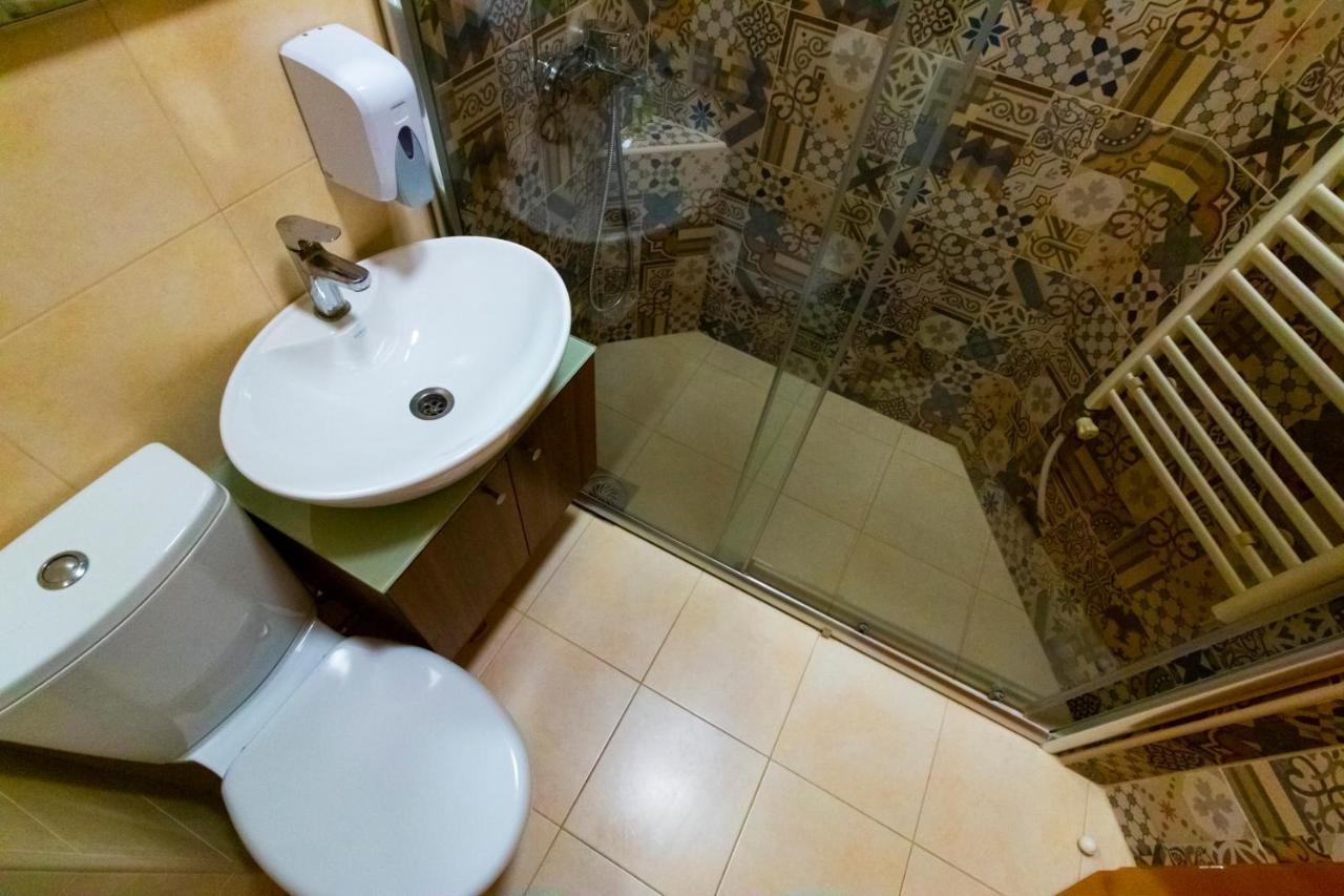 Hotel Pine سكوبجي المظهر الخارجي الصورة