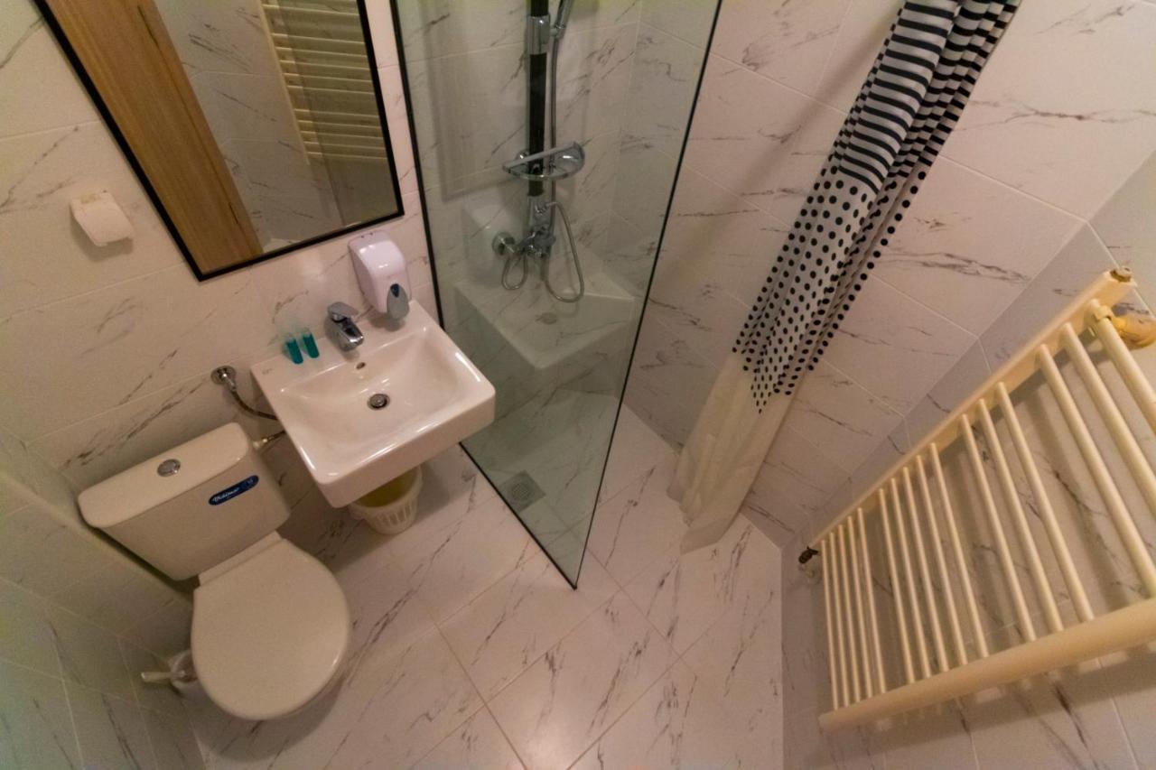 Hotel Pine سكوبجي المظهر الخارجي الصورة