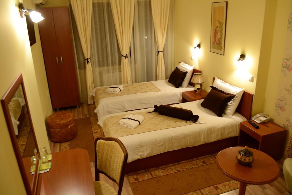 Hotel Pine سكوبجي الغرفة الصورة