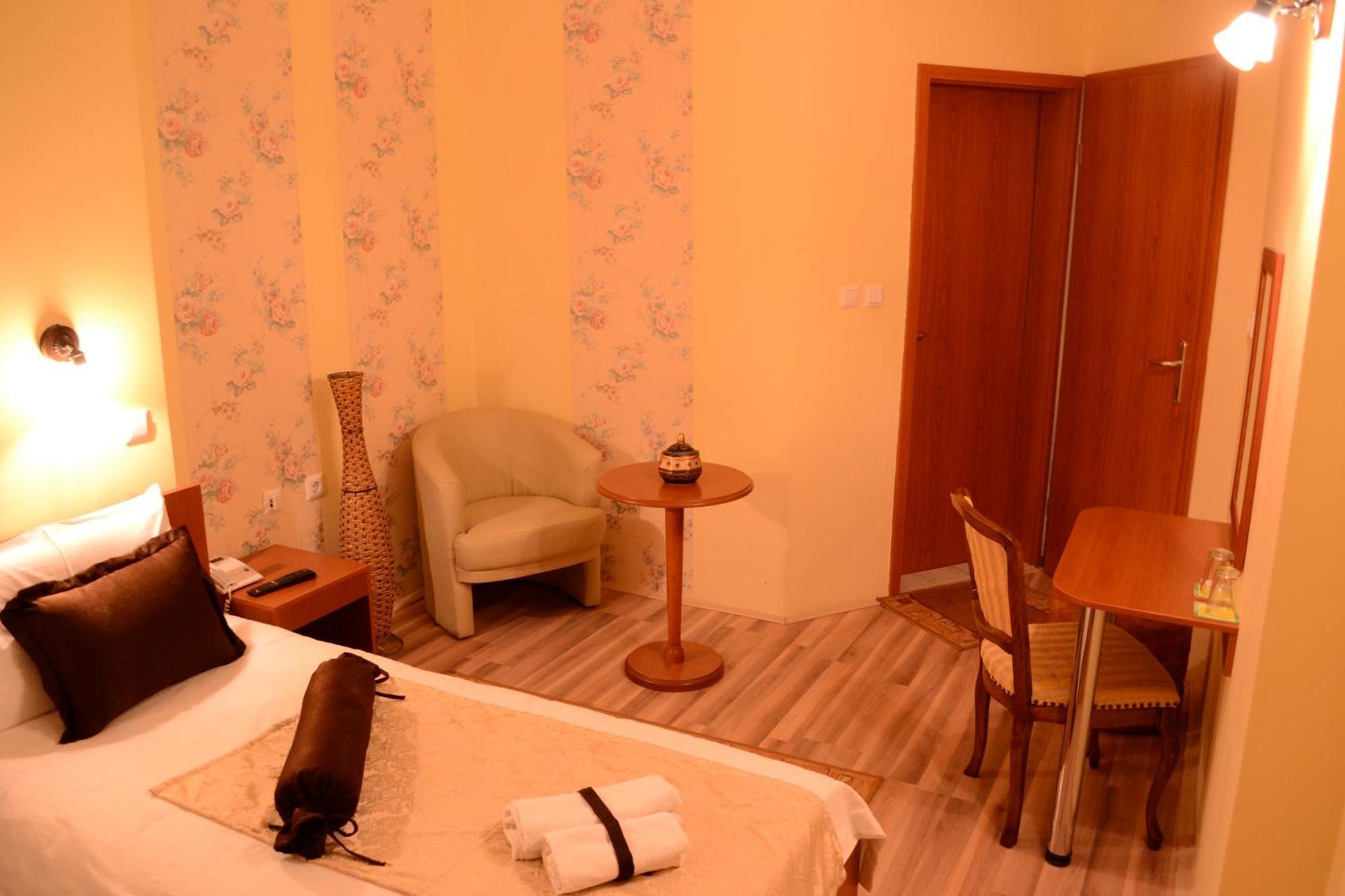 Hotel Pine سكوبجي الغرفة الصورة