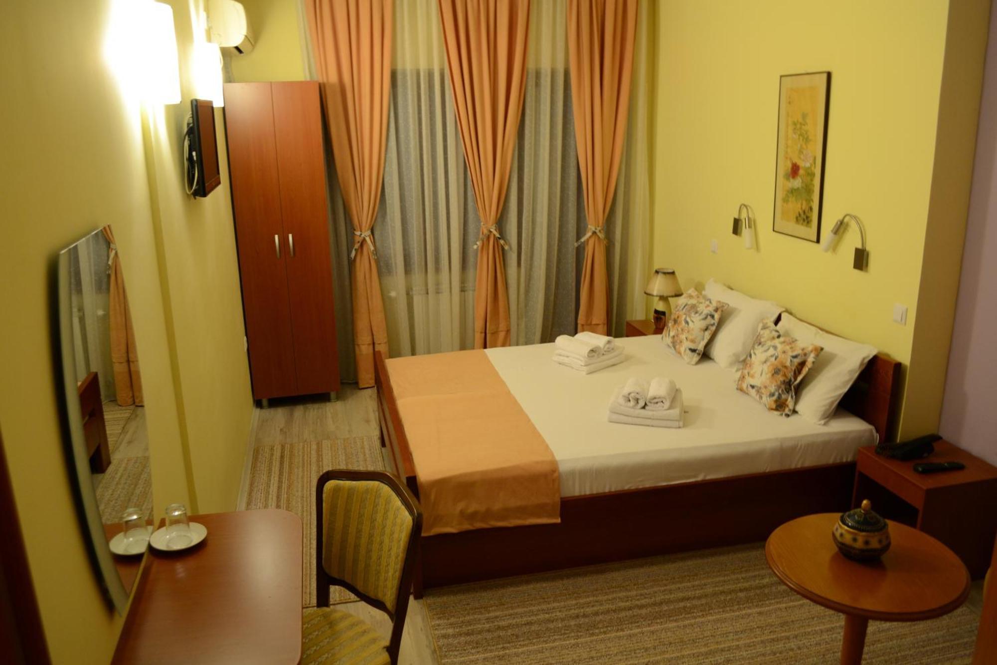 Hotel Pine سكوبجي الغرفة الصورة