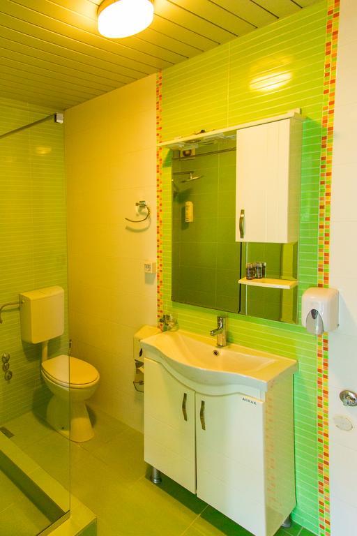 Hotel Pine سكوبجي المظهر الخارجي الصورة
