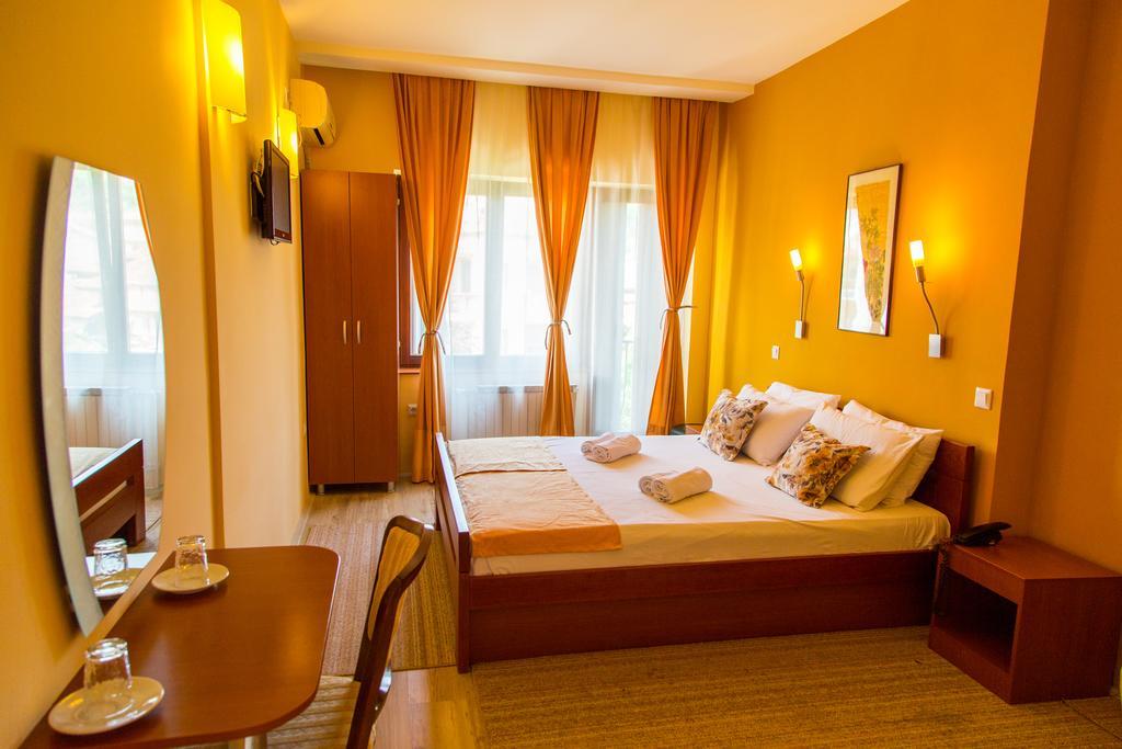 Hotel Pine سكوبجي المظهر الخارجي الصورة