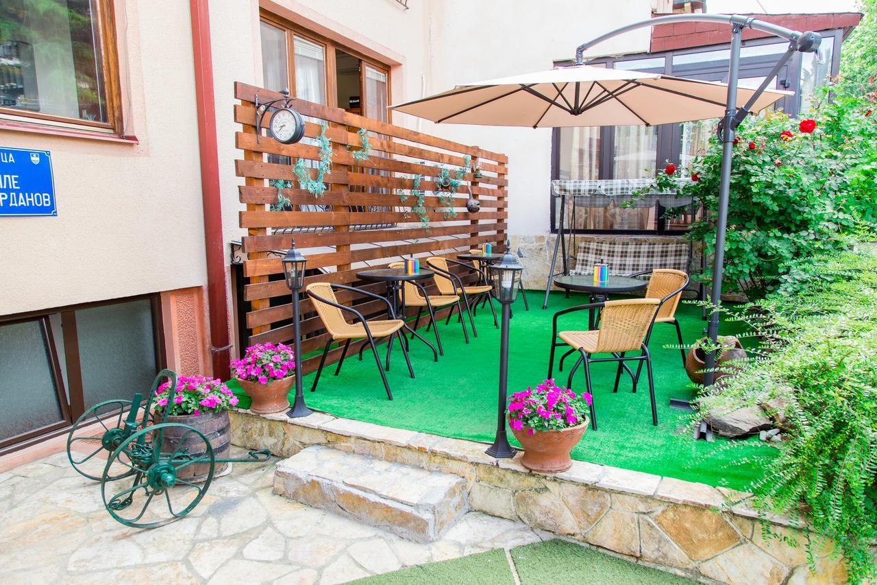 Hotel Pine سكوبجي المظهر الخارجي الصورة
