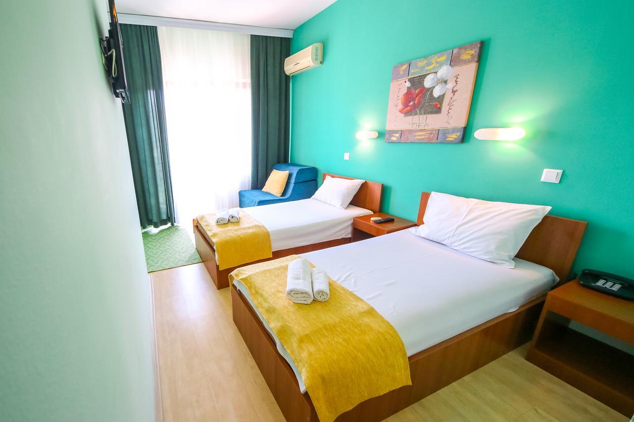 Hotel Pine سكوبجي المظهر الخارجي الصورة