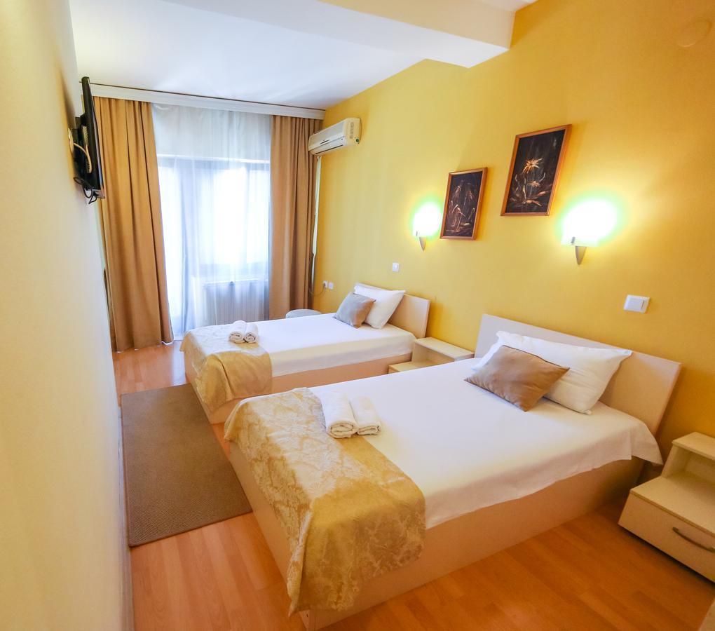 Hotel Pine سكوبجي المظهر الخارجي الصورة