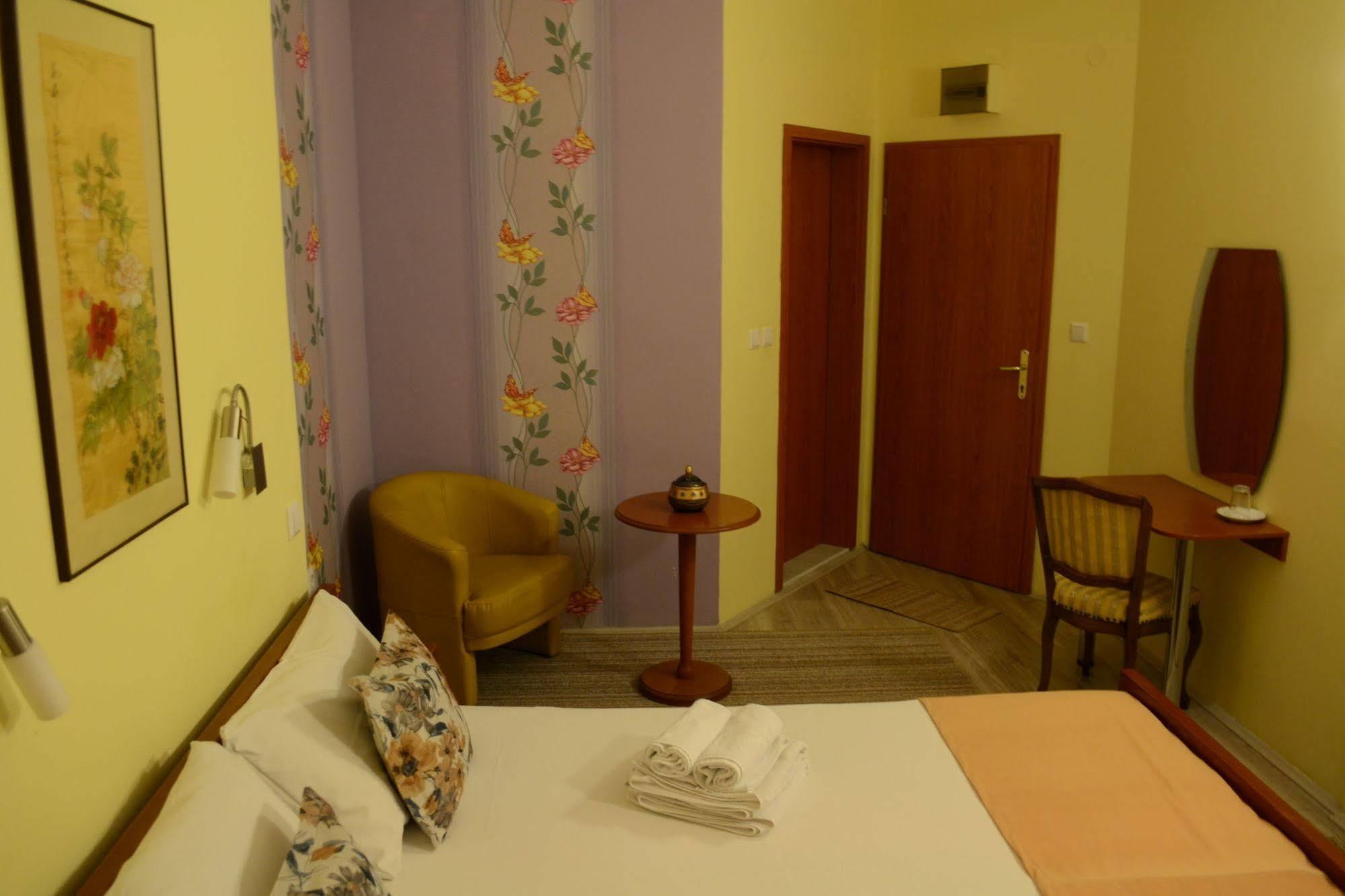 Hotel Pine سكوبجي المظهر الخارجي الصورة