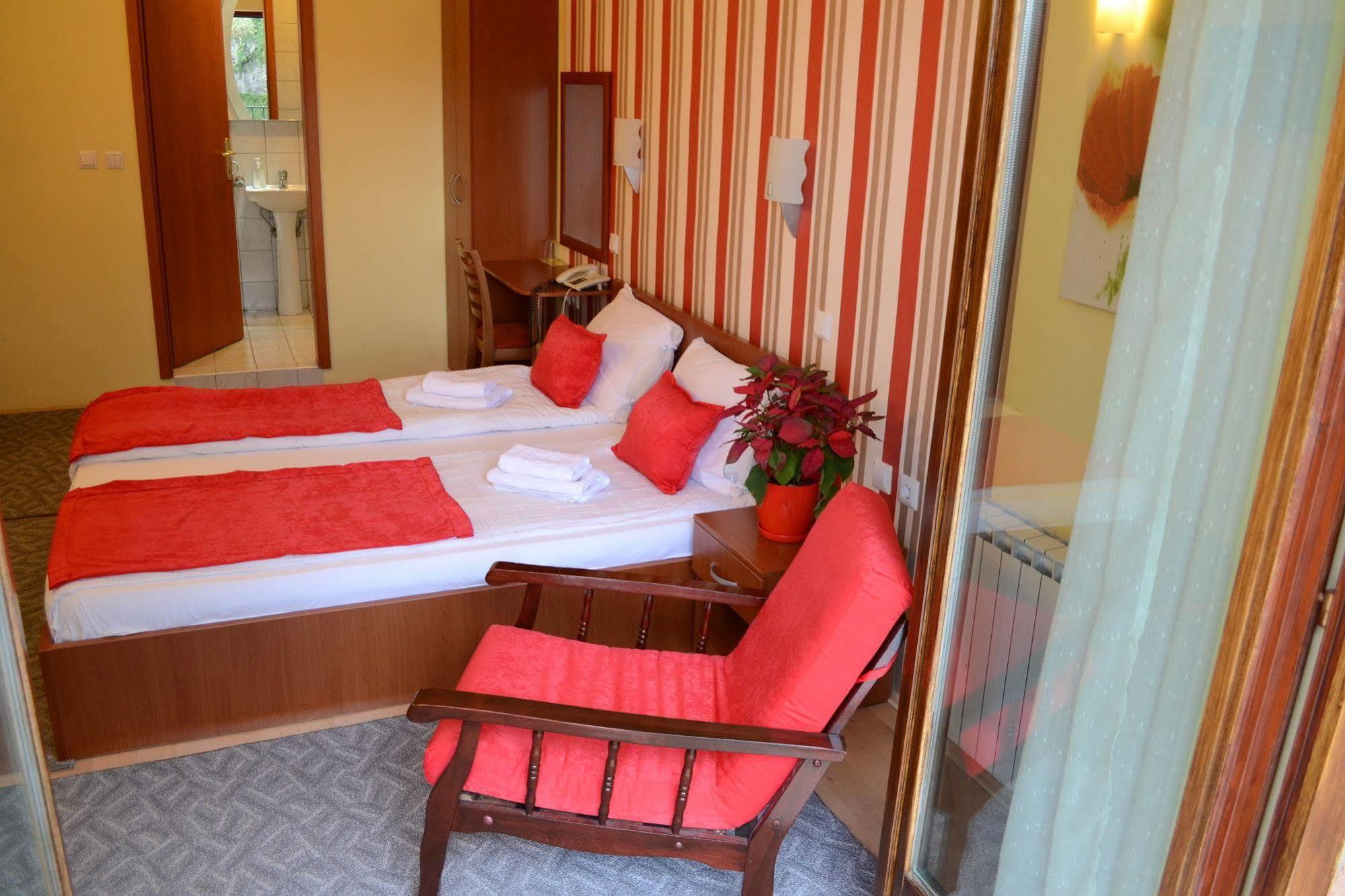 Hotel Pine سكوبجي المظهر الخارجي الصورة