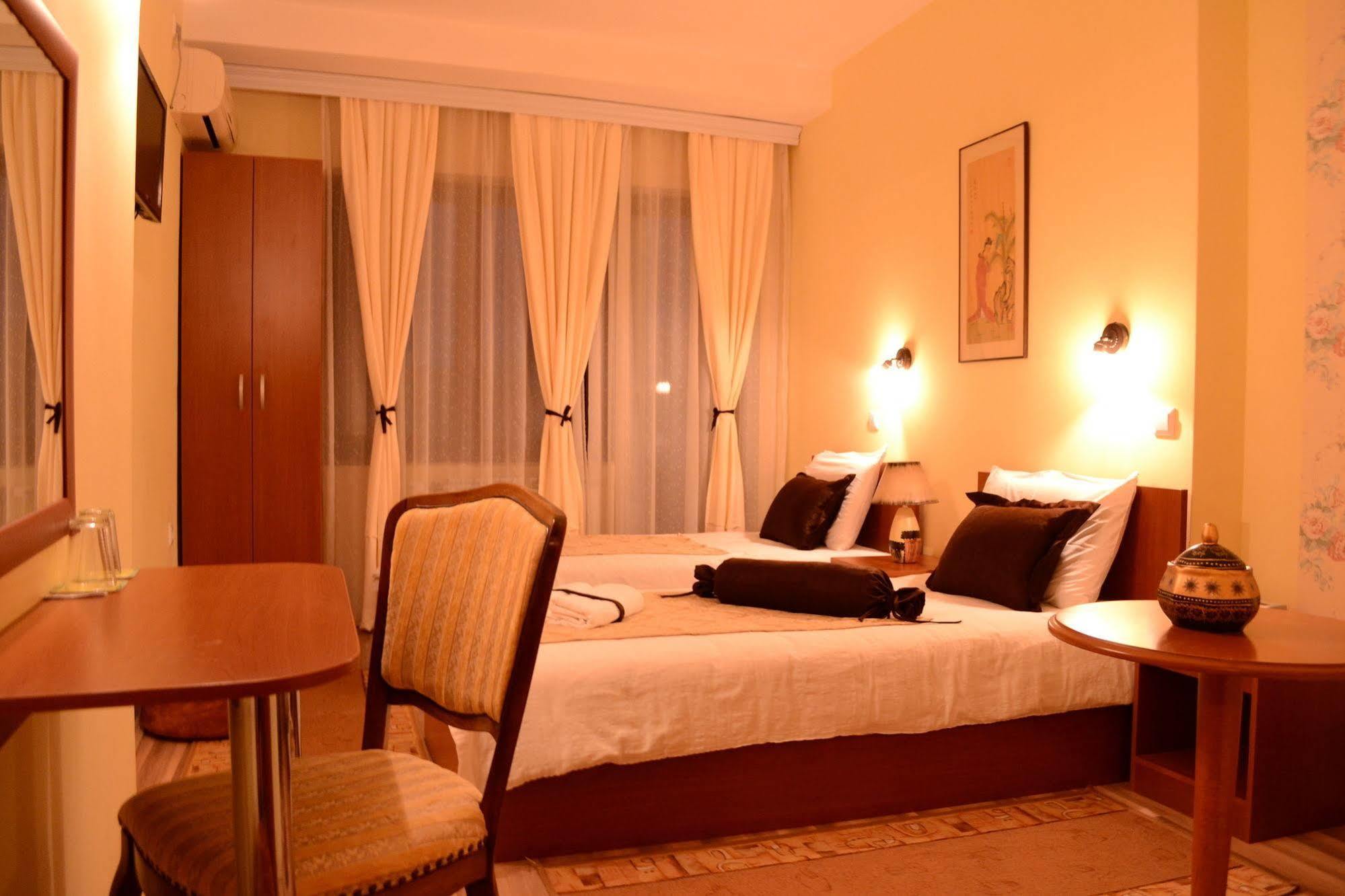 Hotel Pine سكوبجي المظهر الخارجي الصورة