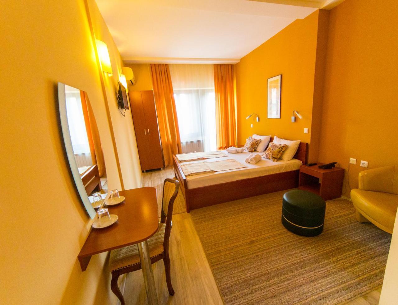 Hotel Pine سكوبجي المظهر الخارجي الصورة