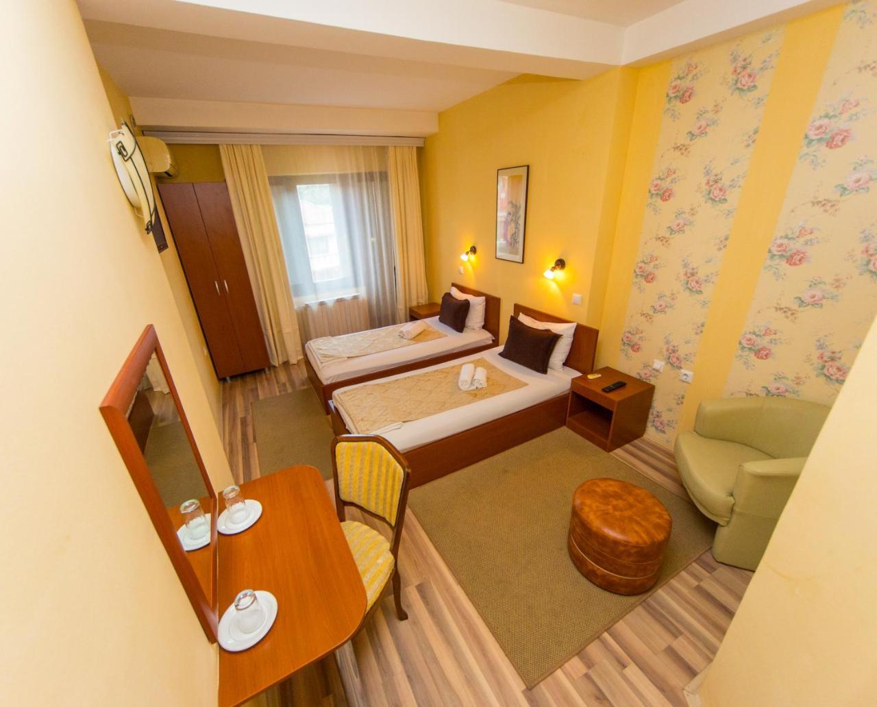 Hotel Pine سكوبجي المظهر الخارجي الصورة