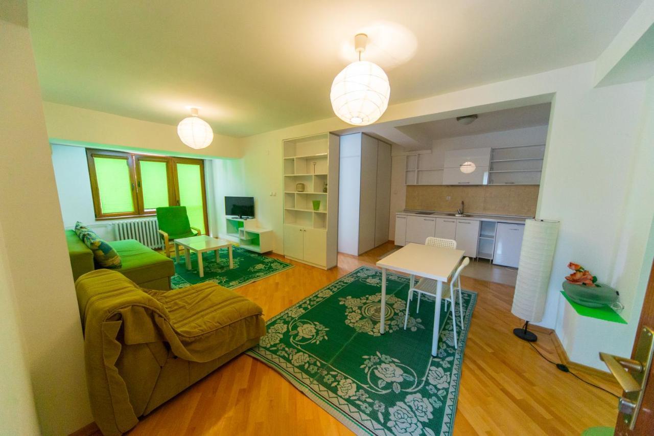 Hotel Pine سكوبجي المظهر الخارجي الصورة