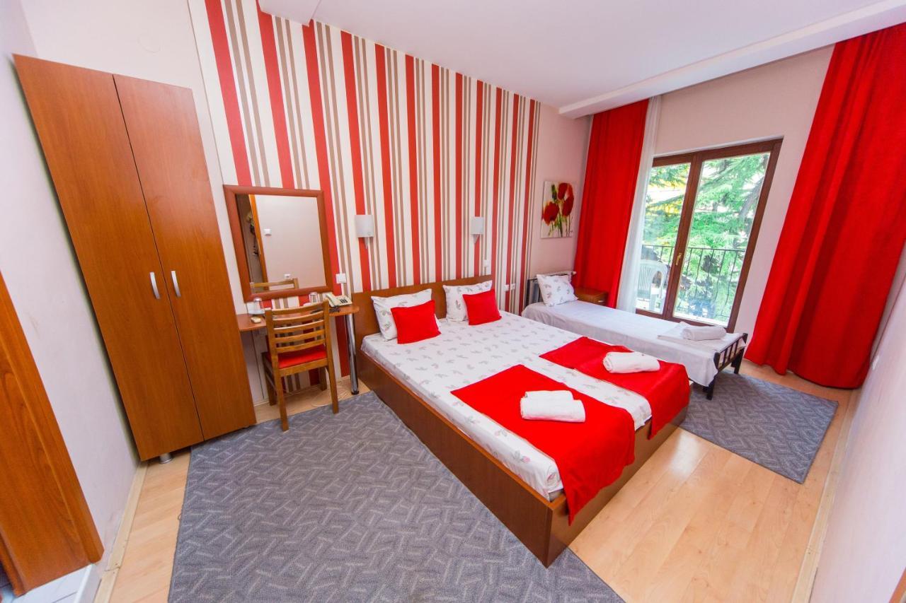 Hotel Pine سكوبجي المظهر الخارجي الصورة