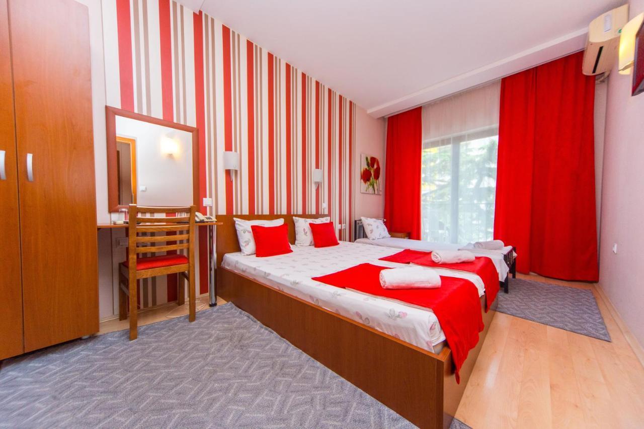 Hotel Pine سكوبجي المظهر الخارجي الصورة