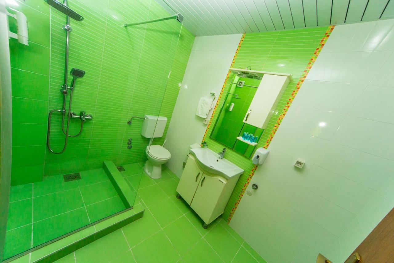 Hotel Pine سكوبجي المظهر الخارجي الصورة